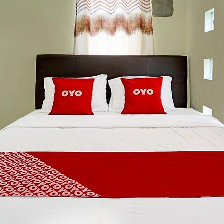 Oyo 91707 Jannah Homestay Syariah Dau エクステリア 写真