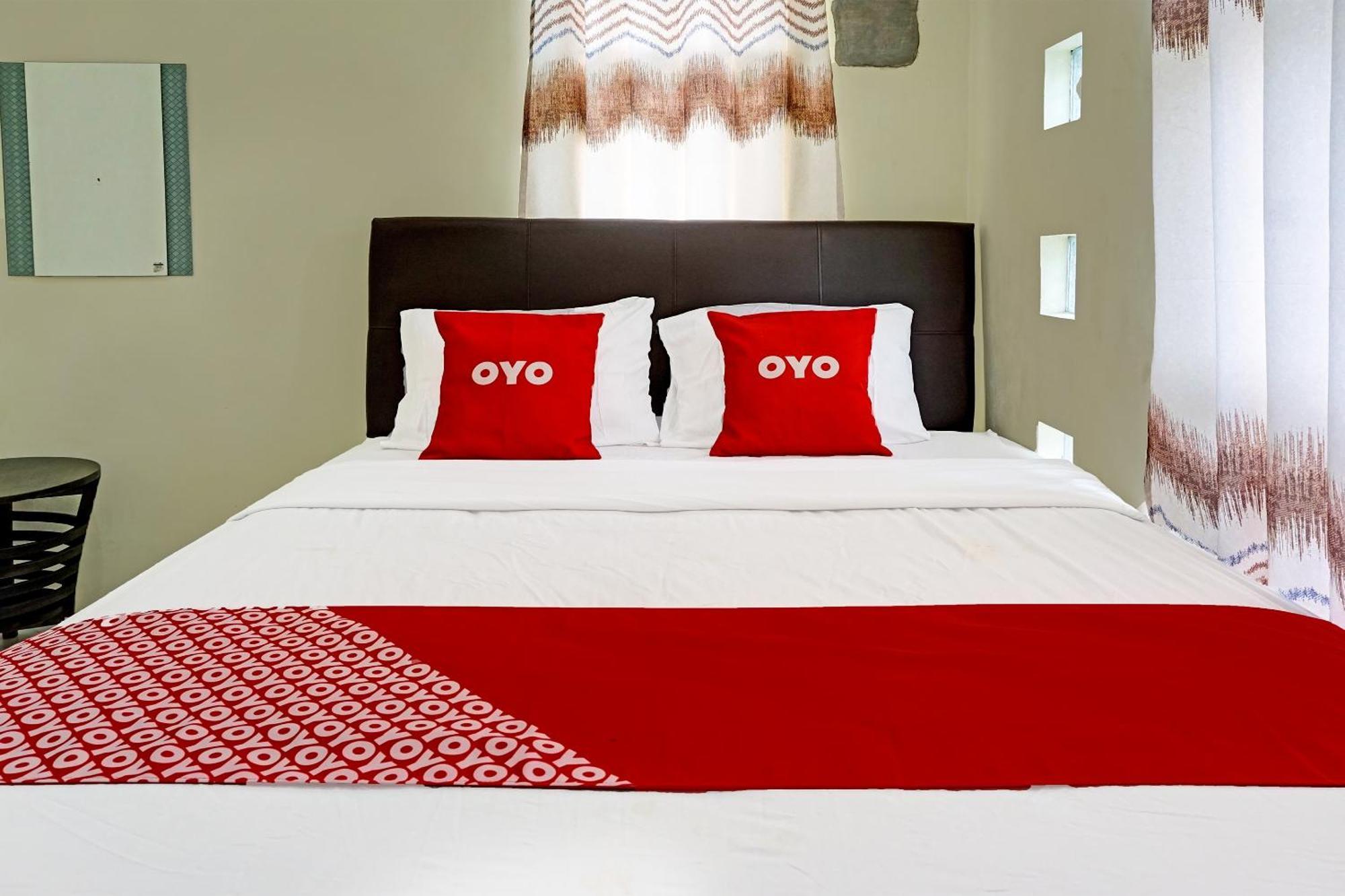 Oyo 91707 Jannah Homestay Syariah Dau エクステリア 写真