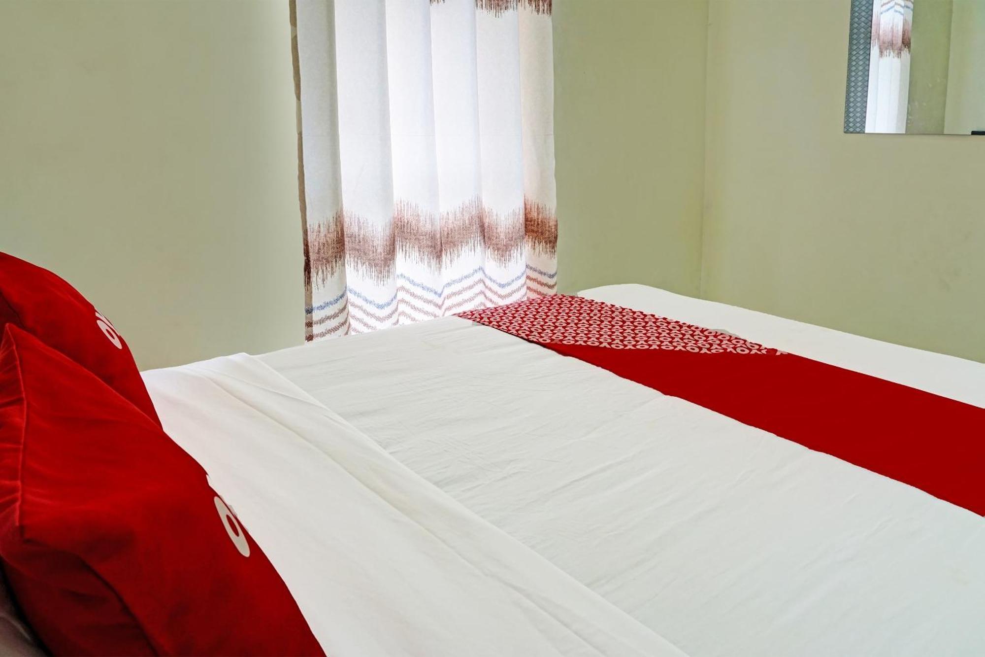 Oyo 91707 Jannah Homestay Syariah Dau エクステリア 写真