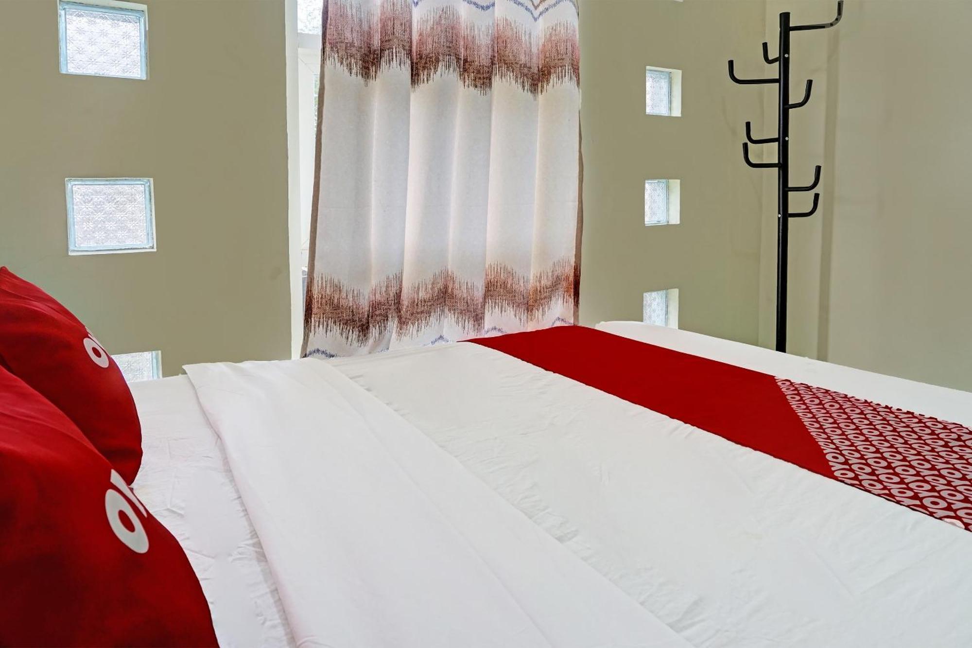 Oyo 91707 Jannah Homestay Syariah Dau エクステリア 写真