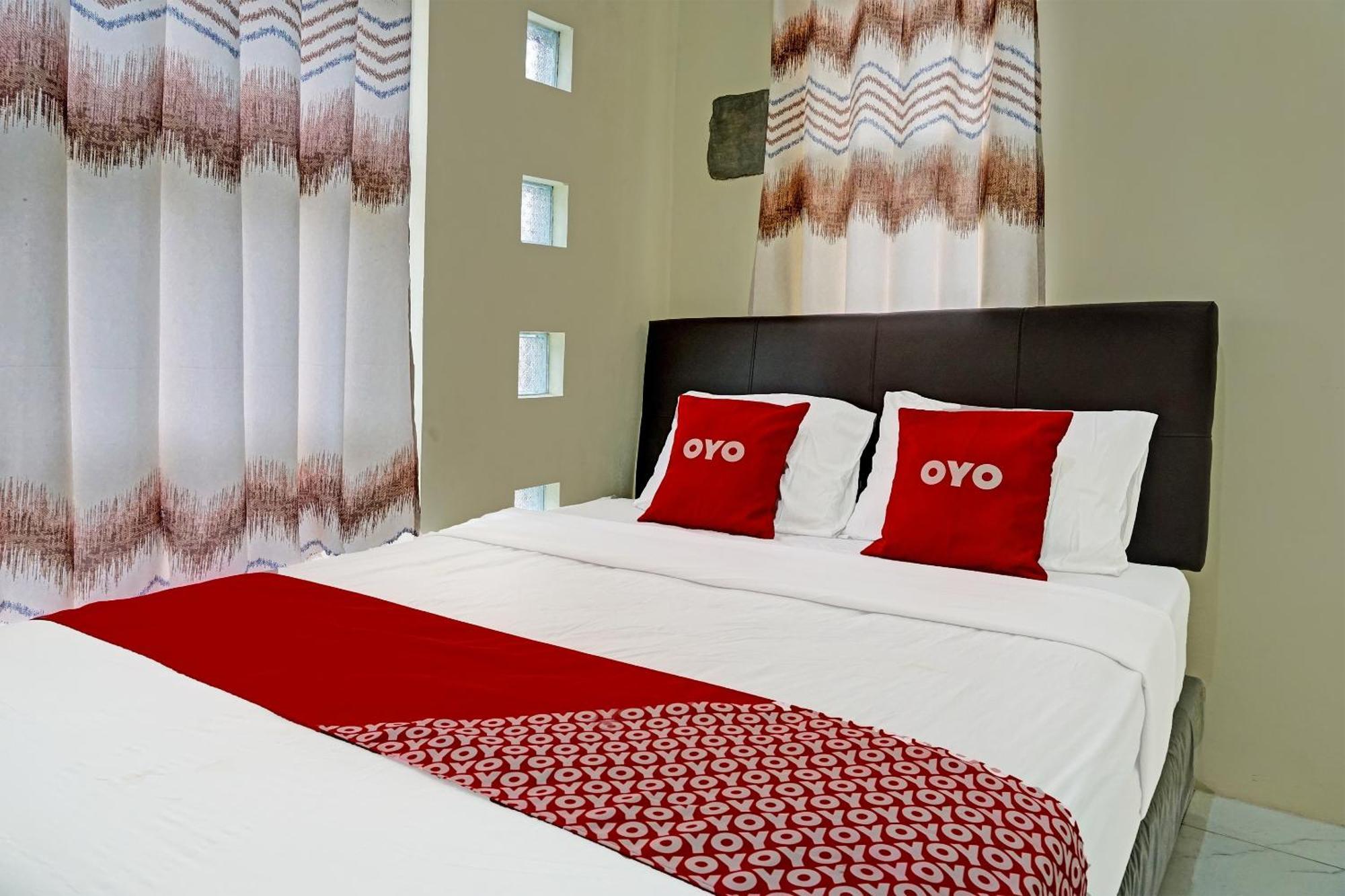 Oyo 91707 Jannah Homestay Syariah Dau エクステリア 写真
