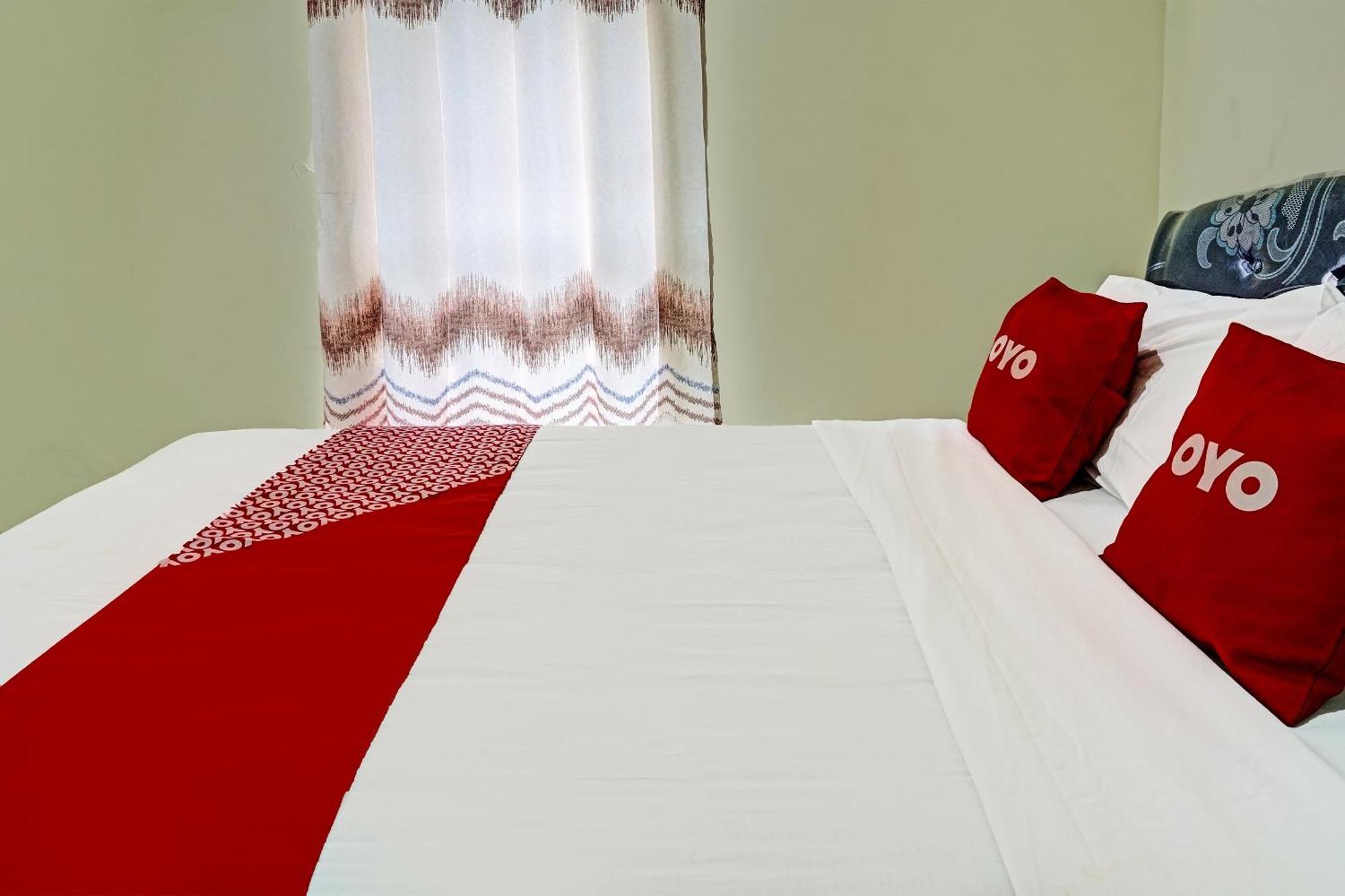 Oyo 91707 Jannah Homestay Syariah Dau エクステリア 写真