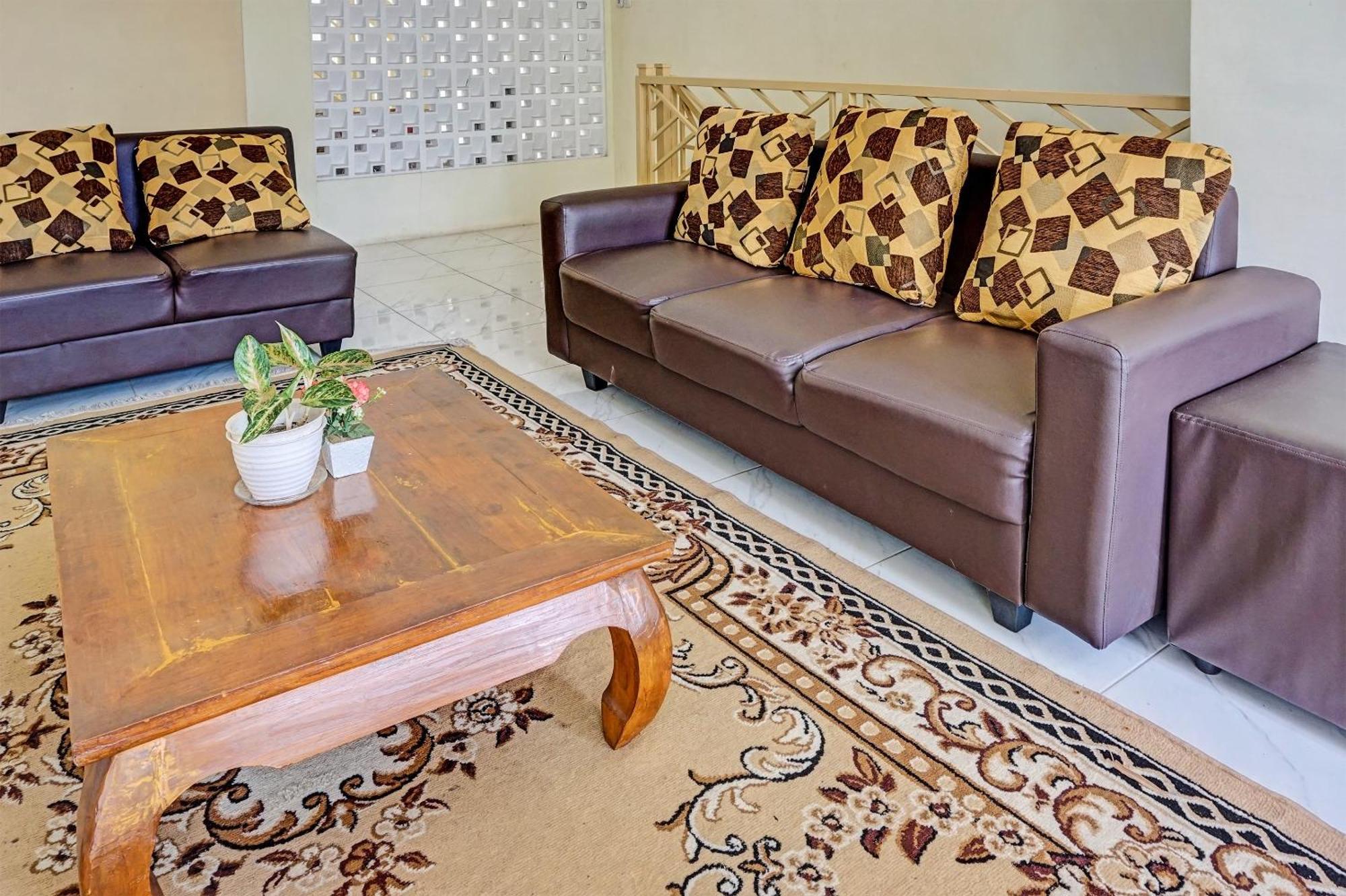 Oyo 91707 Jannah Homestay Syariah Dau エクステリア 写真