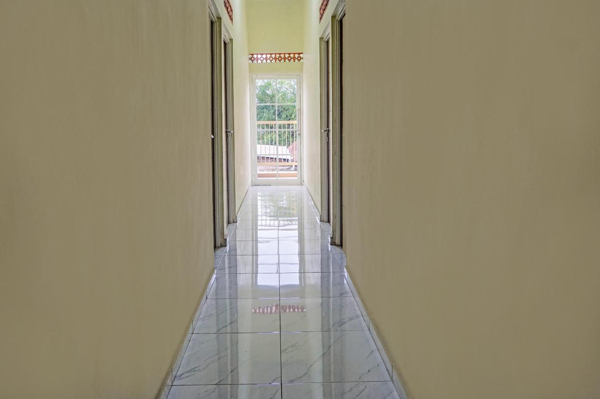 Oyo 91707 Jannah Homestay Syariah Dau エクステリア 写真