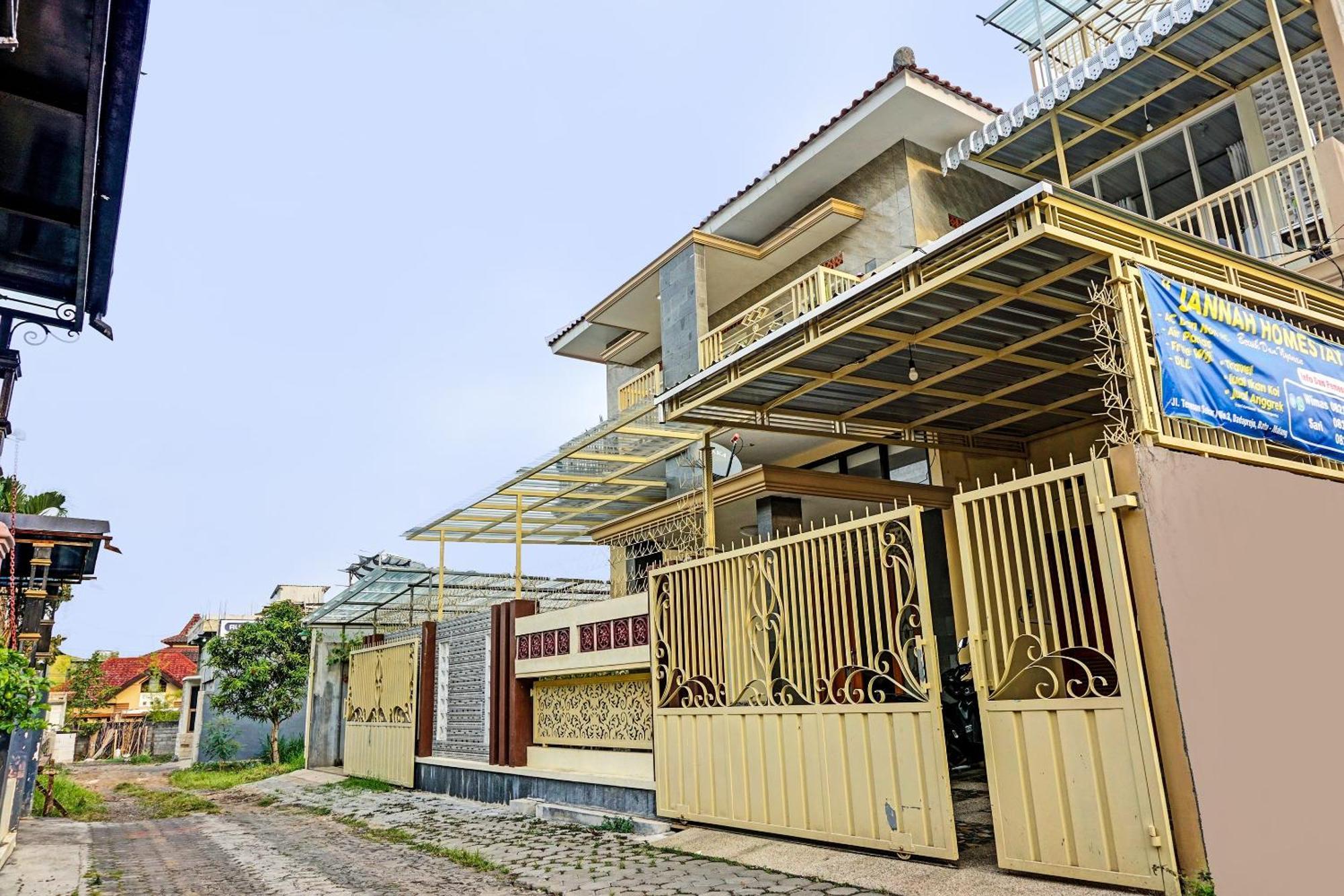 Oyo 91707 Jannah Homestay Syariah Dau エクステリア 写真