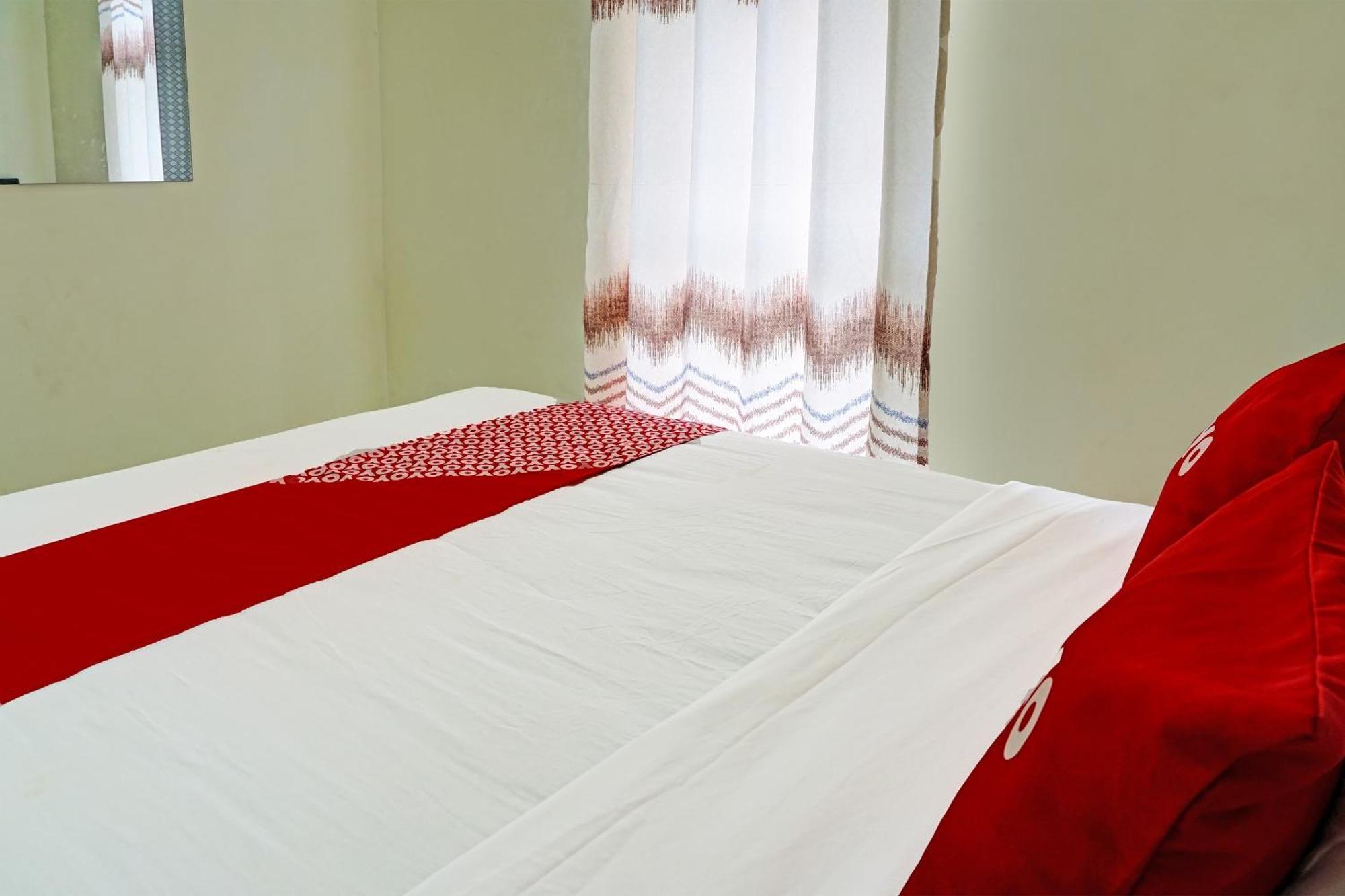 Oyo 91707 Jannah Homestay Syariah Dau エクステリア 写真