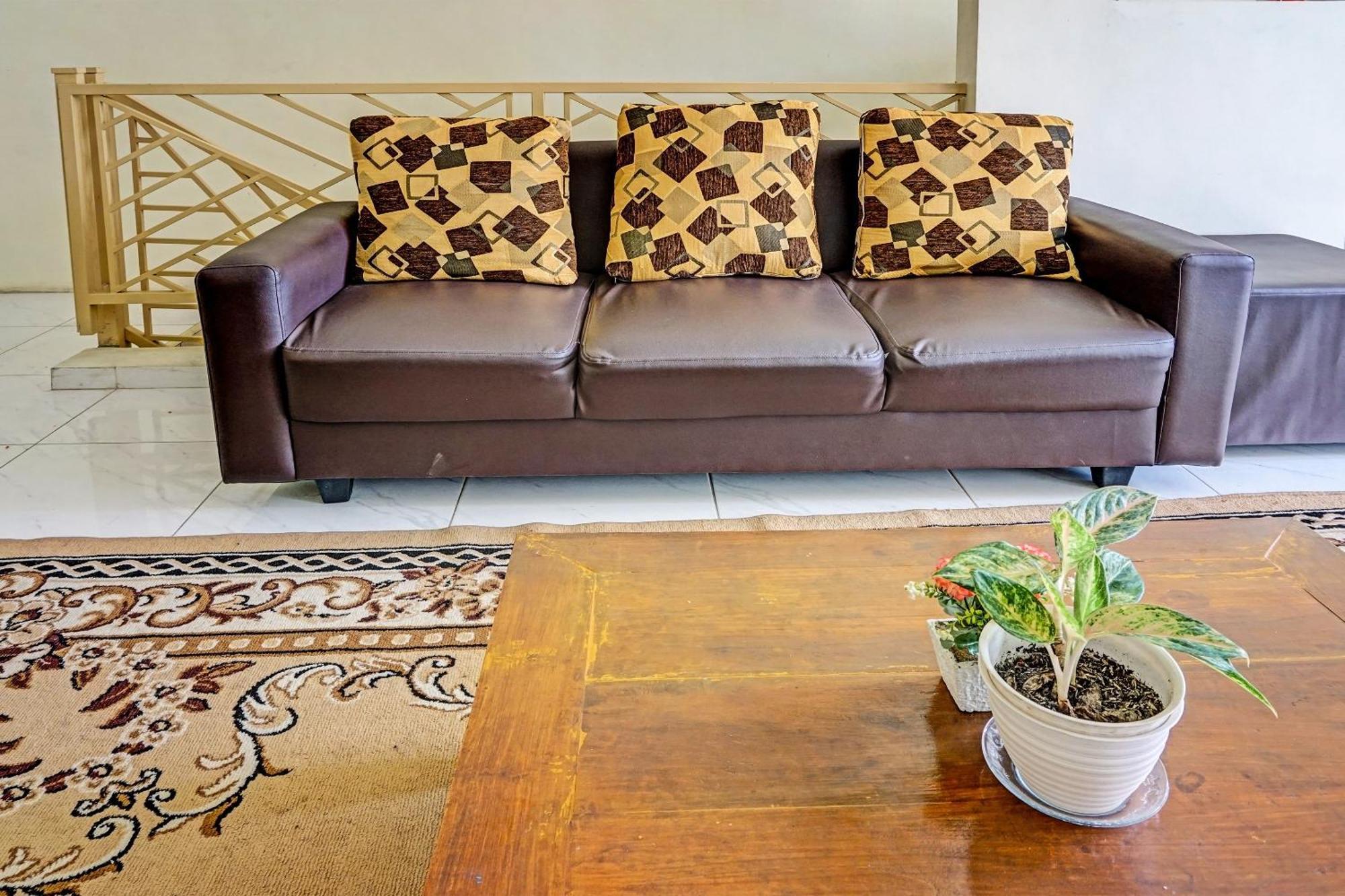 Oyo 91707 Jannah Homestay Syariah Dau エクステリア 写真