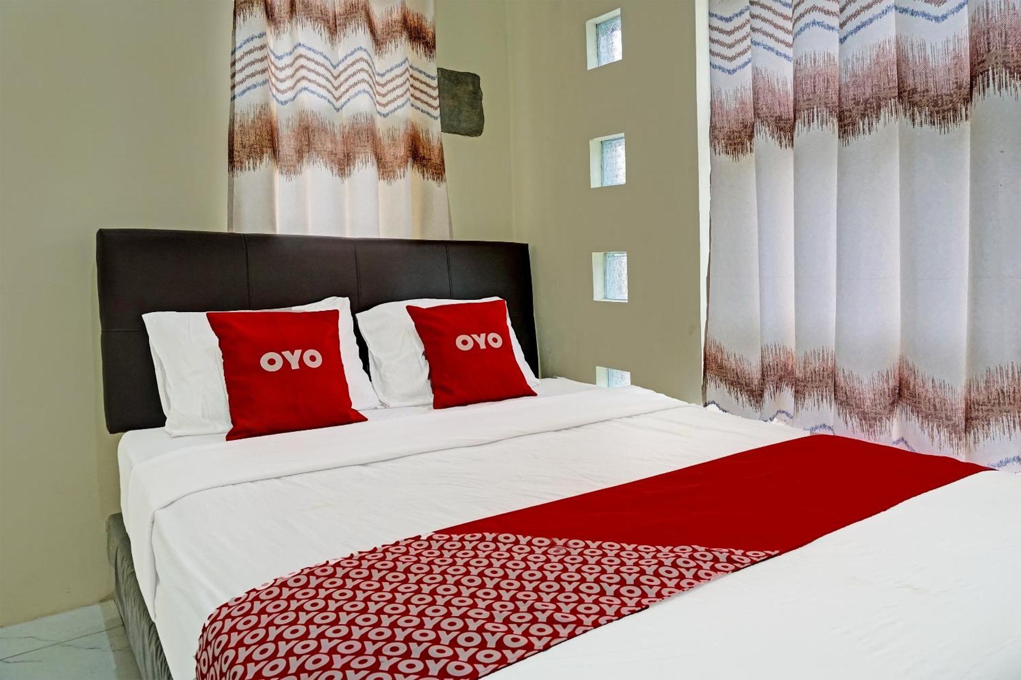 Oyo 91707 Jannah Homestay Syariah Dau エクステリア 写真