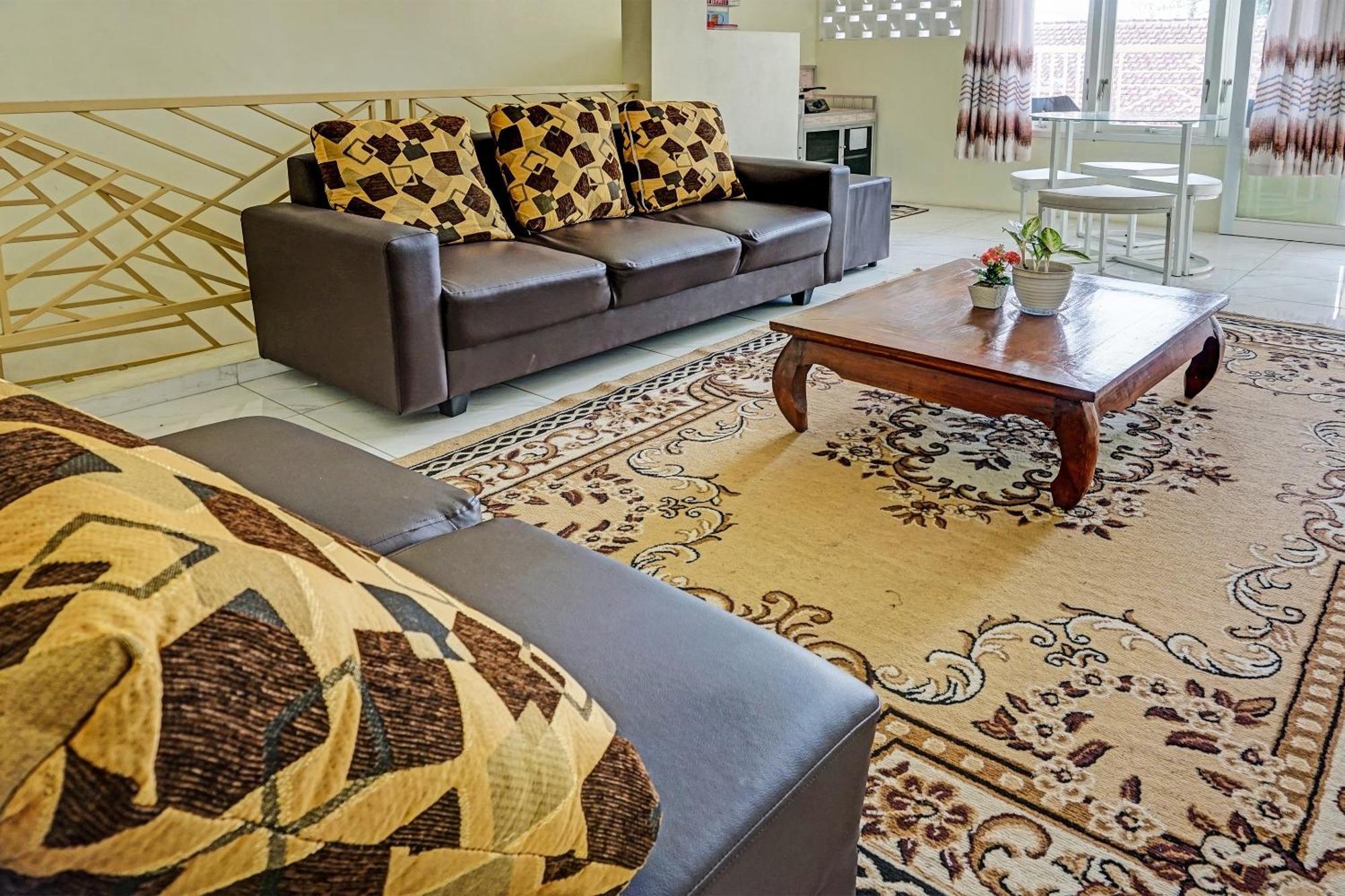 Oyo 91707 Jannah Homestay Syariah Dau エクステリア 写真