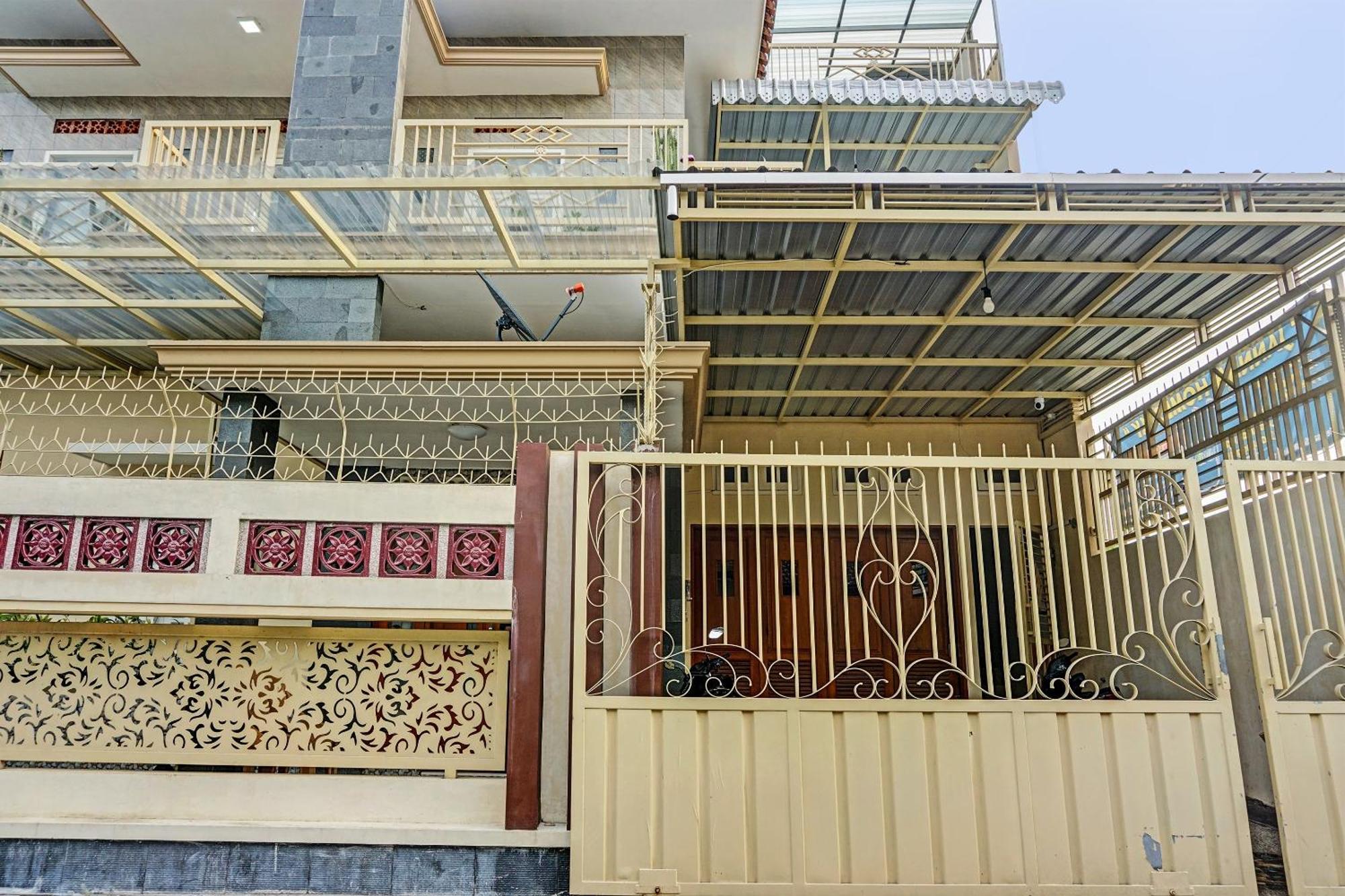 Oyo 91707 Jannah Homestay Syariah Dau エクステリア 写真